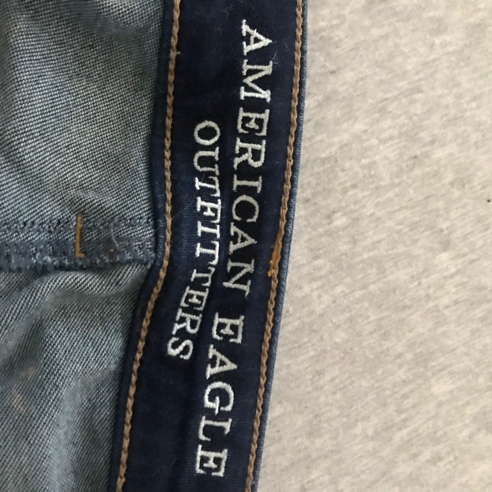 AEO Distressed Jeans - Picture 3 of 3